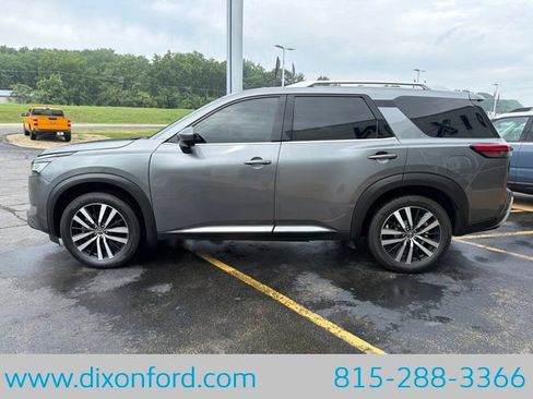Used 2023 Nissan Pathfinder Platinum AWD/4WD image 6
