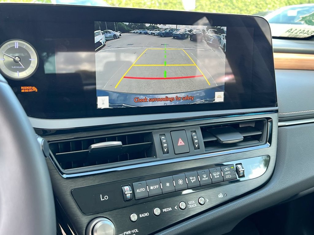 Certified 2024 Lexus ES 350 w/ Technology Package FWD image 16