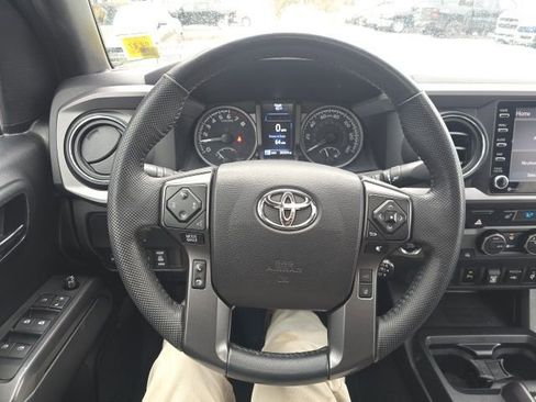 Used 2022 Toyota Tacoma TRD Sport w/ TRD Premium Sport Package image 16