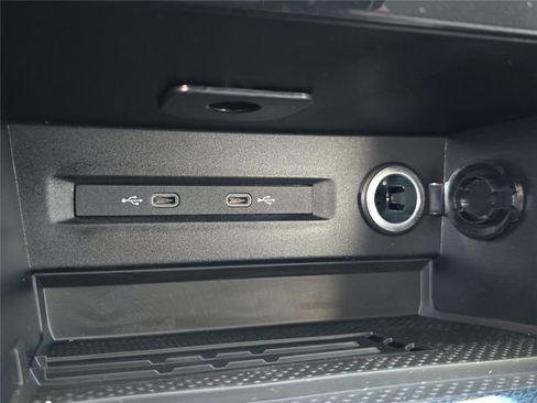 New 2026 Volkswagen Taos SE FWD image 18
