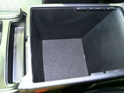 Used 2025 Kia Sorento S image 25