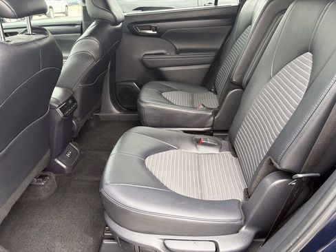 Used 2025 Toyota Highlander XSE AWD/4WD image 22