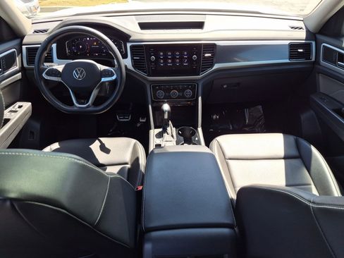 Used 2022 Volkswagen Atlas SEL R-Line AWD/4WD image 30