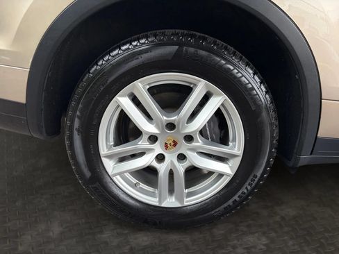 Used 2016 Porsche Cayenne AWD/4WD image 39