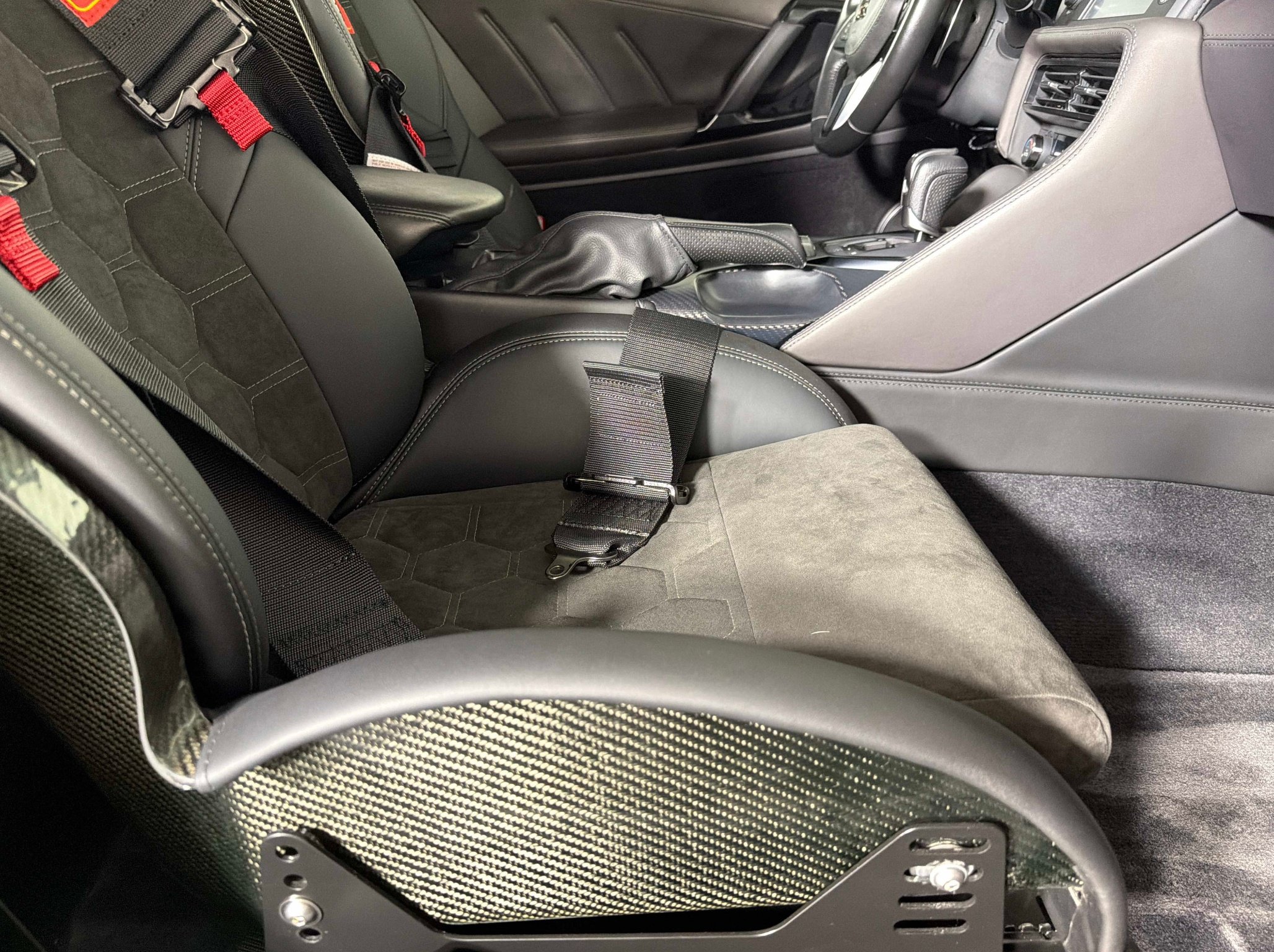 Used 2021 Nissan GT-R Premium AWD/4WD image 28