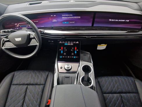 New 2026 Cadillac Escalade IQ Luxury 1 image 9