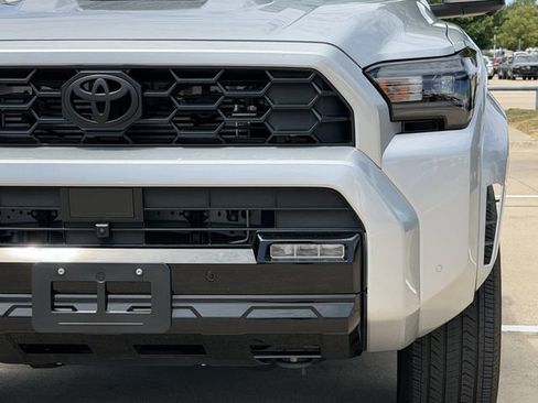 Used 2025 Toyota 4Runner TRD Sport Premium AWD/4WD image 8