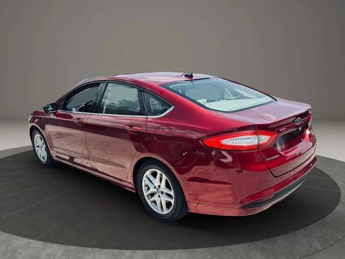 Used 2015 Ford Fusion SE FWD image 3