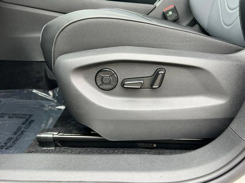New 2026 Volkswagen Tiguan SE R-Line AWD/4WD image 11