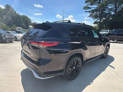 Used 2023 Toyota Highlander XSE AWD/4WD image 7