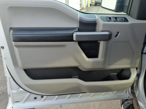 Used 2017 Ford F150 XLT w/ Equipment Group 302A Luxury image 11