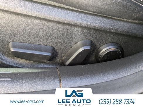 Used 2022 Genesis G70 2.0T image 16