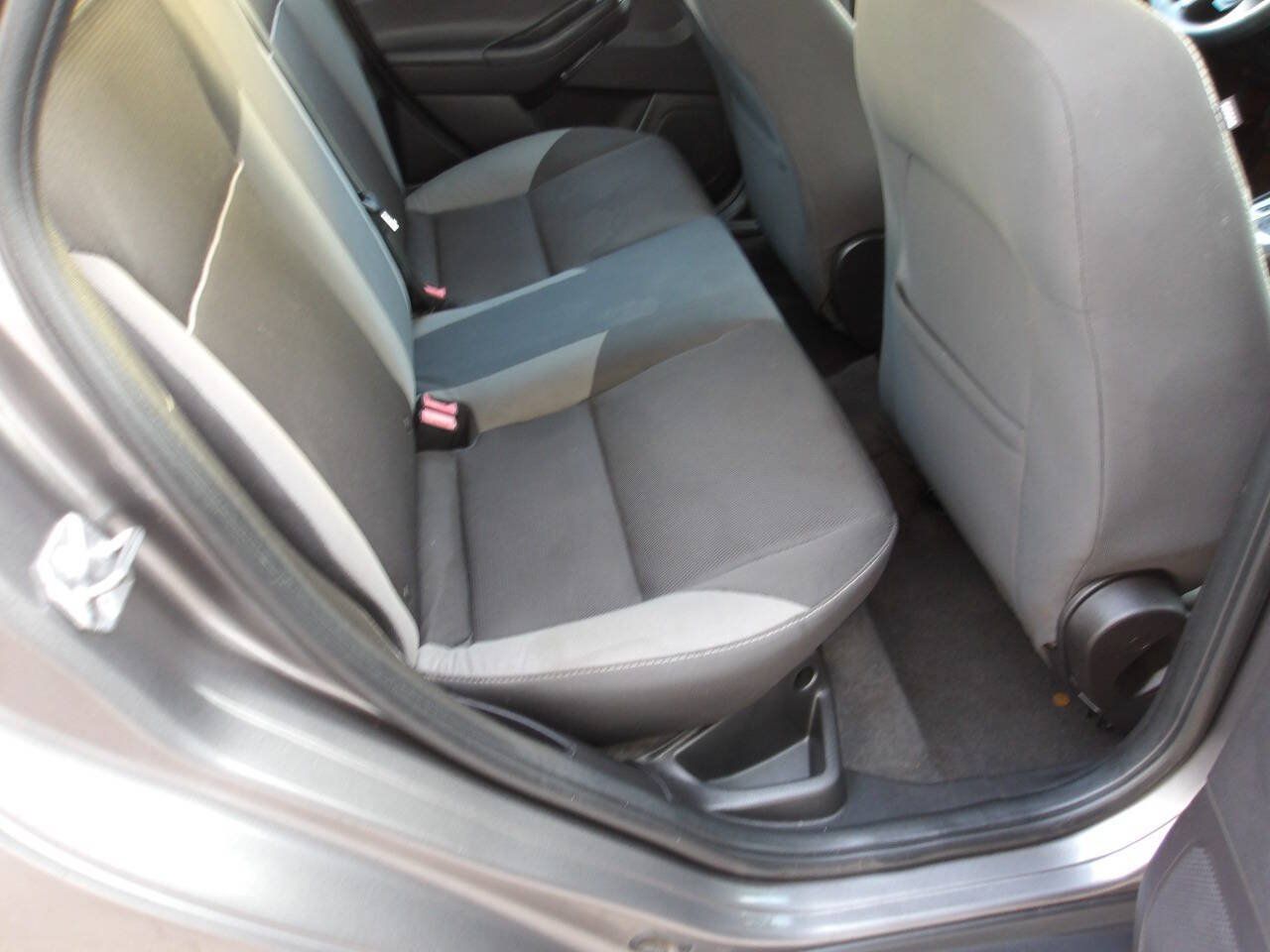 Used 2014 Ford Focus SE FWD image 21
