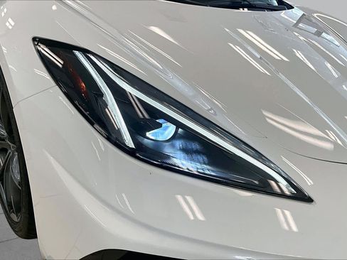 Used 2021 Chevrolet Corvette Stingray Preferred Cpe w/ Z51 Performance Package RWD image 23