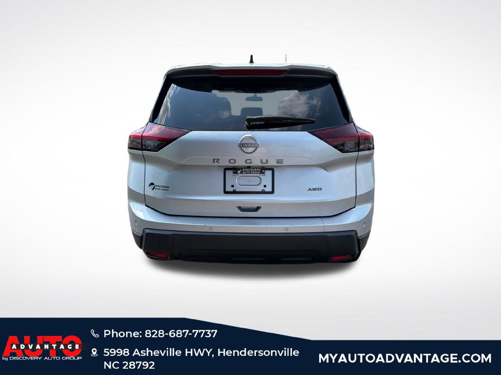 Used 2024 Nissan Rogue S AWD/4WD image 3