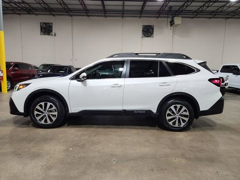 Used 2021 Subaru Outback Premium image 7