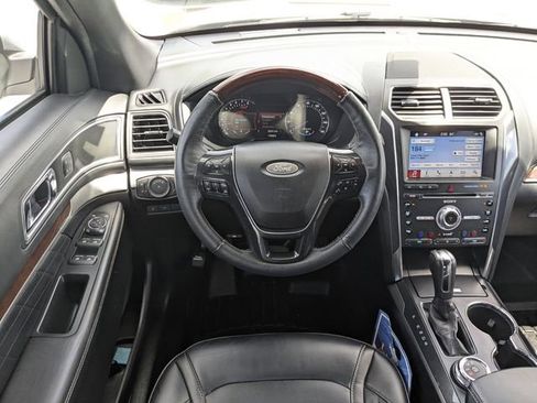 Certified 2018 Ford Explorer Platinum image 15