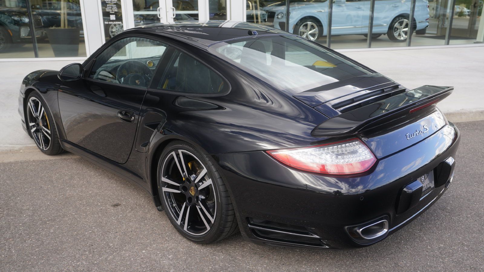 Used 2013 Porsche 911 Turbo S AWD/4WD image 9