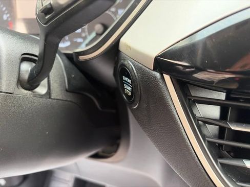 Used 2022 Ford Escape SE w/ Convenience Package FWD image 19