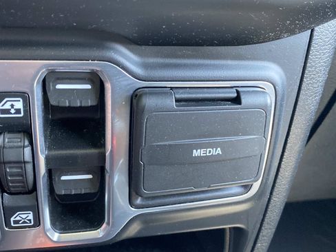 Used 2023 Jeep Gladiator Overland AWD/4WD image 42