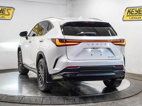 Used 2025 Lexus NX 250 FWD w/ Accessory Package (2T) image 2