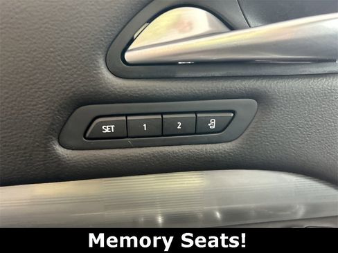 Used 2025 Cadillac XT4 Premium Luxury image 12