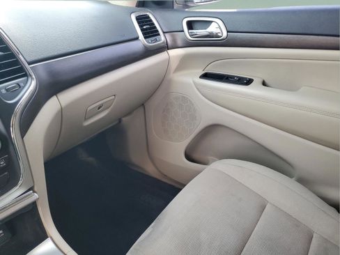 Used 2017 Jeep Grand Cherokee Laredo w/ Quick Order Package 23E image 23