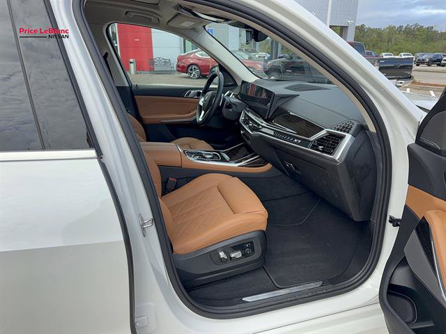 Used 2024 BMW X7 xDrive40i w/ Premium Package AWD/4WD image 23
