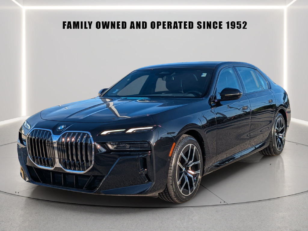 Used 2023 BMW 740i RWD image 2