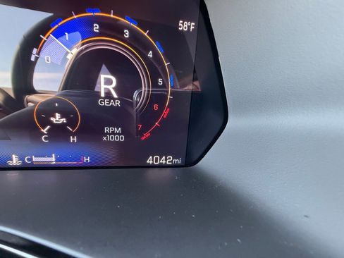 Used 2024 Chevrolet Colorado LT w/ LT Convenience Package III image 15