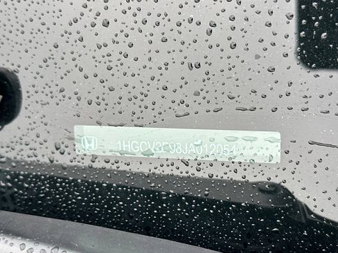 Used 2018 Honda Accord Touring image 7