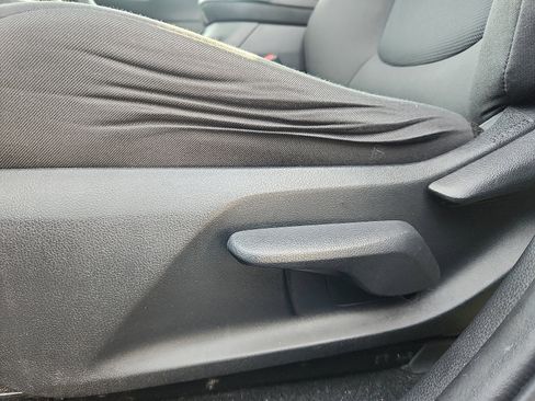 Used 2020 Toyota RAV4 LE image 23