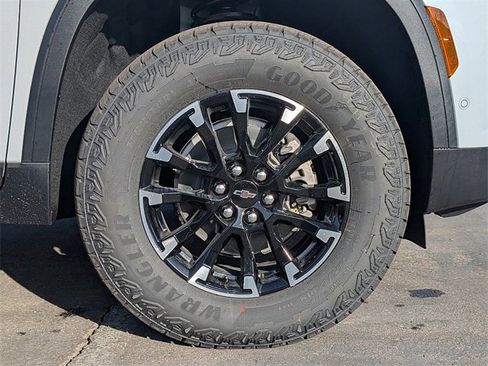 New 2026 Chevrolet Traverse Z71 w/ Enhanced Driving Package image 6