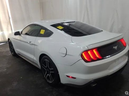 Used 2020 Ford Mustang Premium RWD image 3