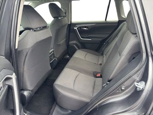 Used 2021 Toyota RAV4 XLE w/ Convenience Package image 12