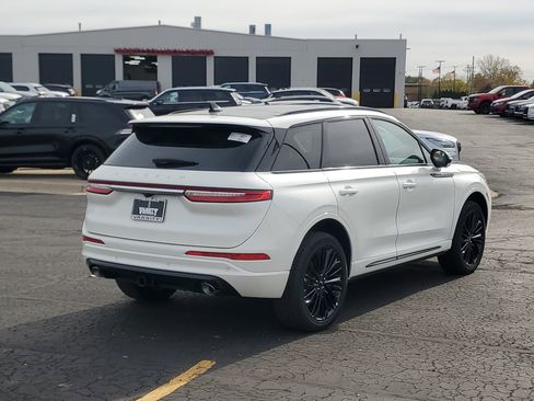 New 2026 Lincoln Corsair Premiere image 4