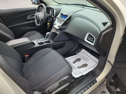 Used 2012 Chevrolet Equinox LS AWD/4WD image 16