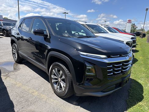 Used 2026 Chevrolet Equinox LT w/ Convenience Package II AWD/4WD image 2
