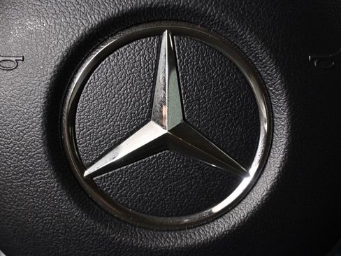 Used 2021 Mercedes-Benz GLB 250 4MATIC image 35