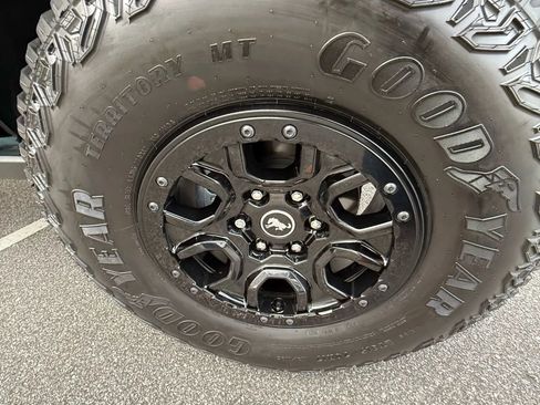 Used 2021 Ford Bronco First Edition AWD/4WD image 32