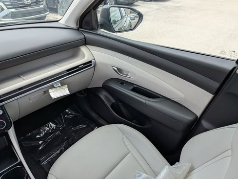 Used 2025 Hyundai Tucson SEL FWD image 19