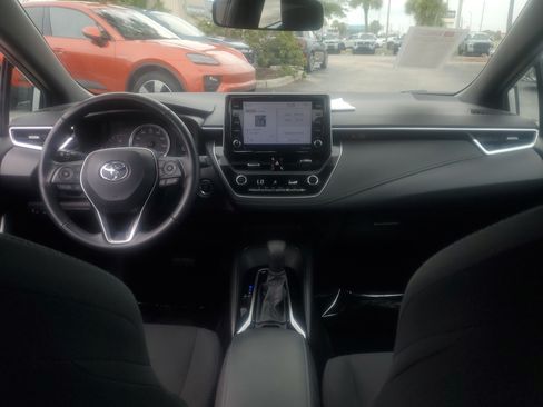 Used 2021 Toyota Corolla SE w/ SE Premium Package FWD image 16