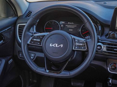 Used 2023 Kia Seltos SX image 27