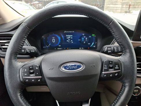 Used 2020 Ford Escape Titanium FWD image 19