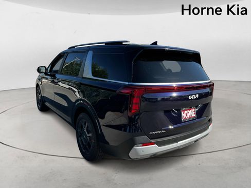 New 2026 Kia Carnival EX image 5