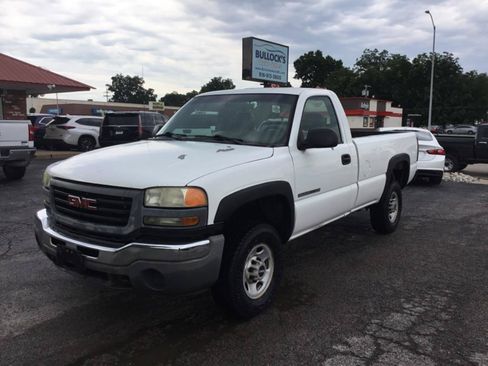 Used 2007 GMC Sierra 2500 W/T RWD image 1