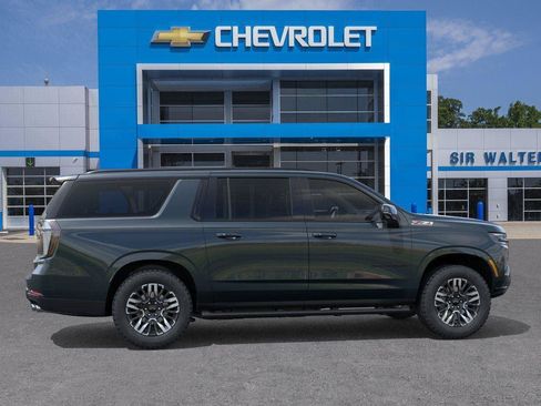 New 2026 Chevrolet Suburban Z71 w/ Comfort Package AWD/4WD image 5