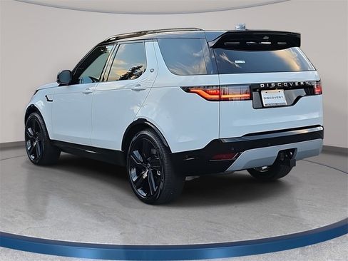 New 2026 Land Rover Discovery Limited Edition image 7
