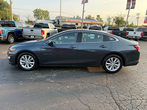 Used 2019 Chevrolet Malibu LT w/ Leather Package FWD image 4