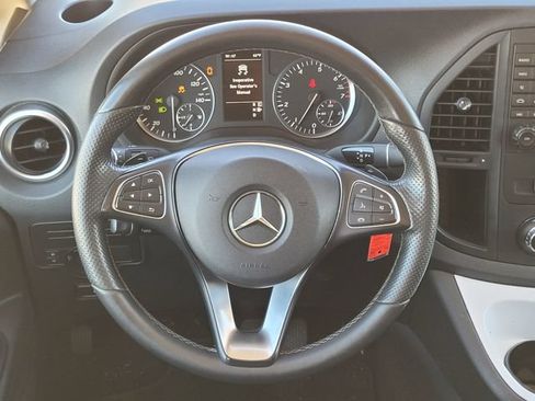 Used 2017 Mercedes-Benz Metris Passenger image 9